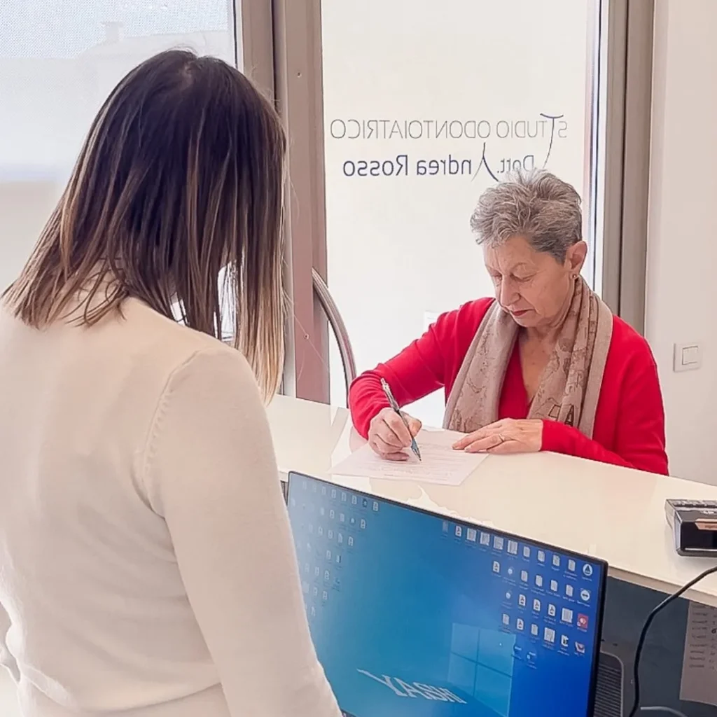 FOTO CI PRENDIAMO CURA DI TE 1 - Dentista a Castelfranco Veneto