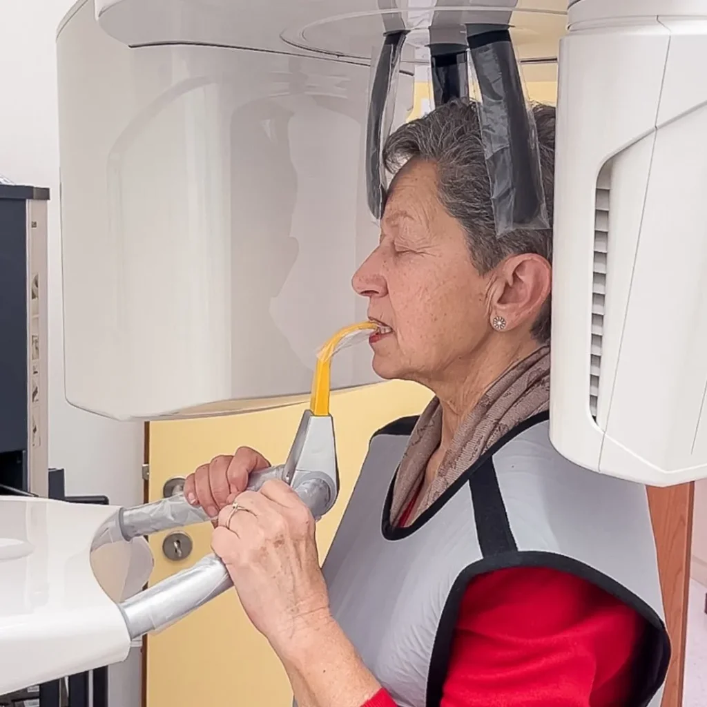 FOTO CI PRENDIAMO CURA DI TE 3 - Dentista a Castelfranco Veneto